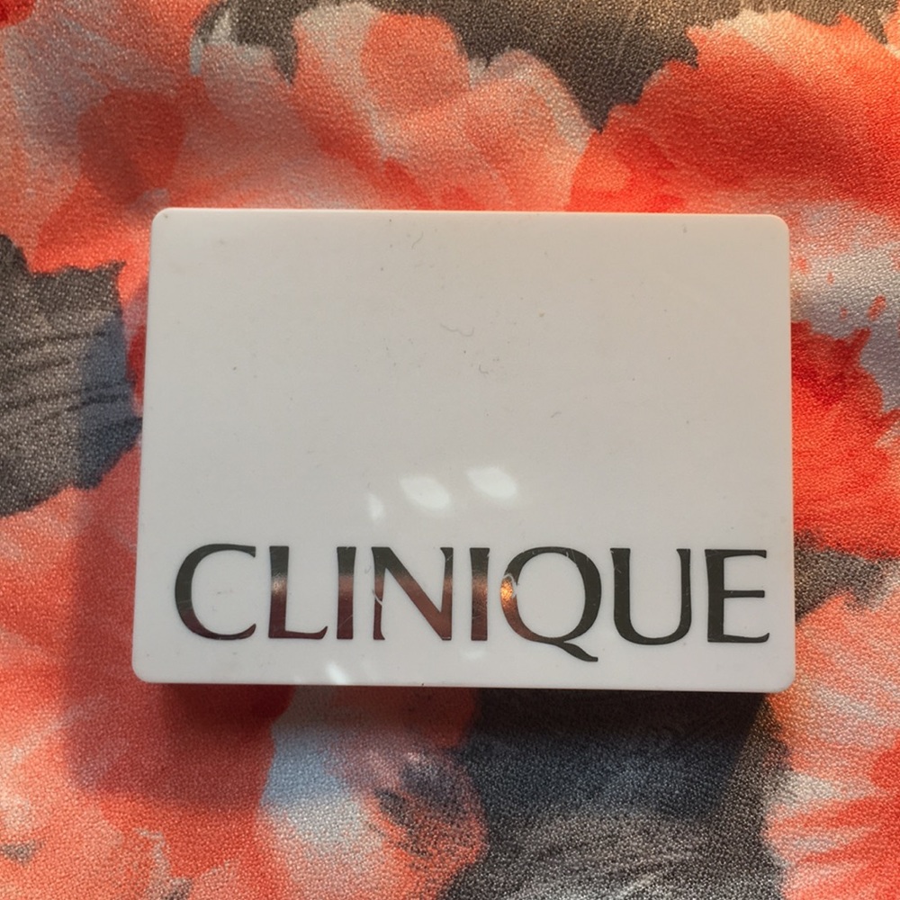 Clinique eyeshadow pallet 🎉 3 for $20.00🎉